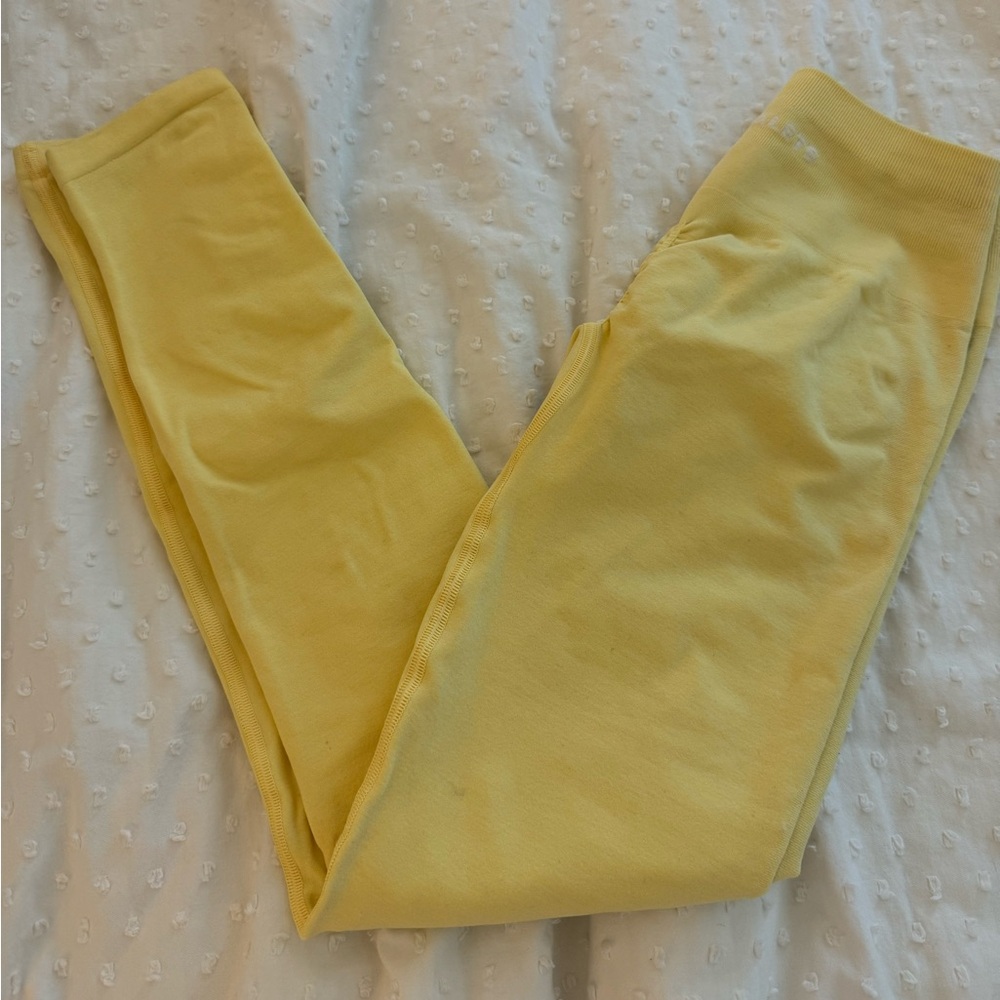 Alphalete Amplify butter yellow size small leggings